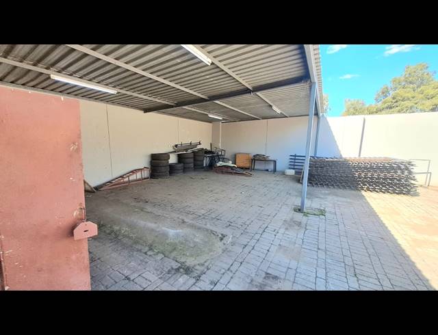 8,476M² OFFICE FOR SALE IN VEREENIGING INDUSTRIAL